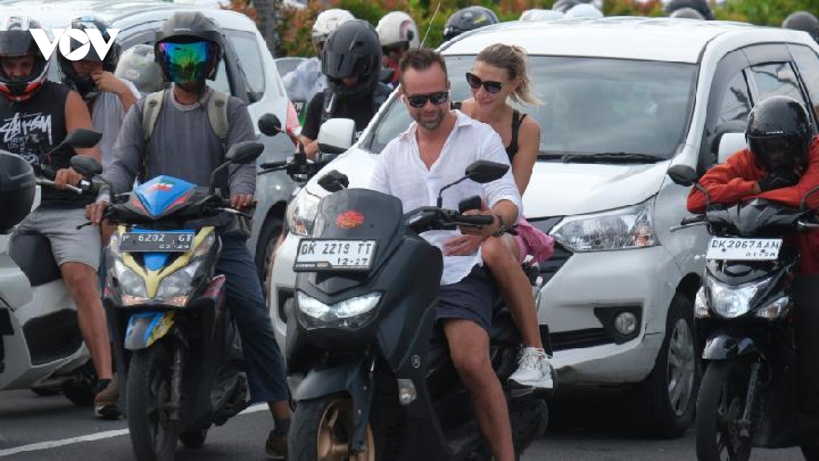 Du khách tới Bali (Indonesia) sẽ bị hạn chế thuê xe máy tự lái