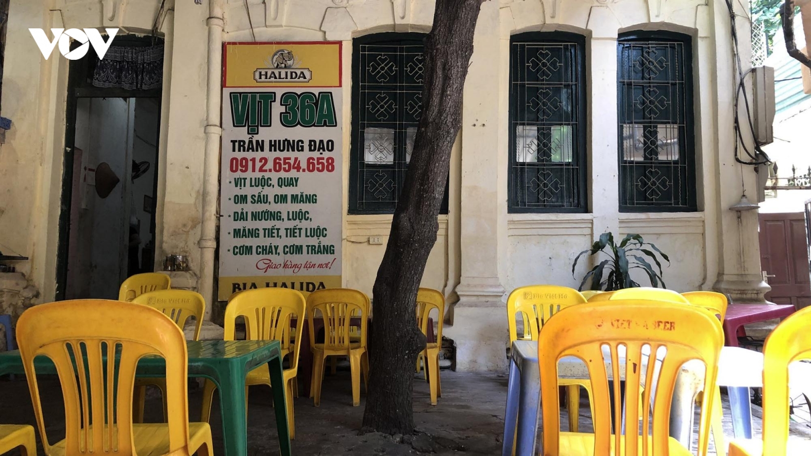 Hà Nội cưỡng chế kiểm đếm bắt buộc 13 hộ dân tại dự án xây trường ở quận Hoàn Kiếm