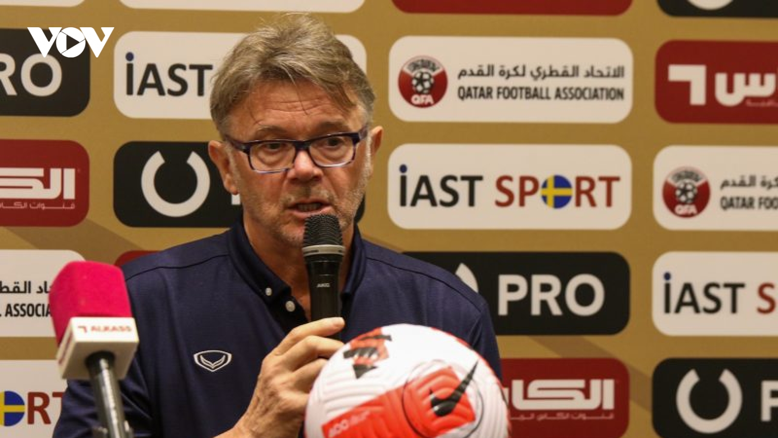 HLV Troussier: "Tôi mơ một ngày quốc ca Việt Nam vang lên ở World Cup"