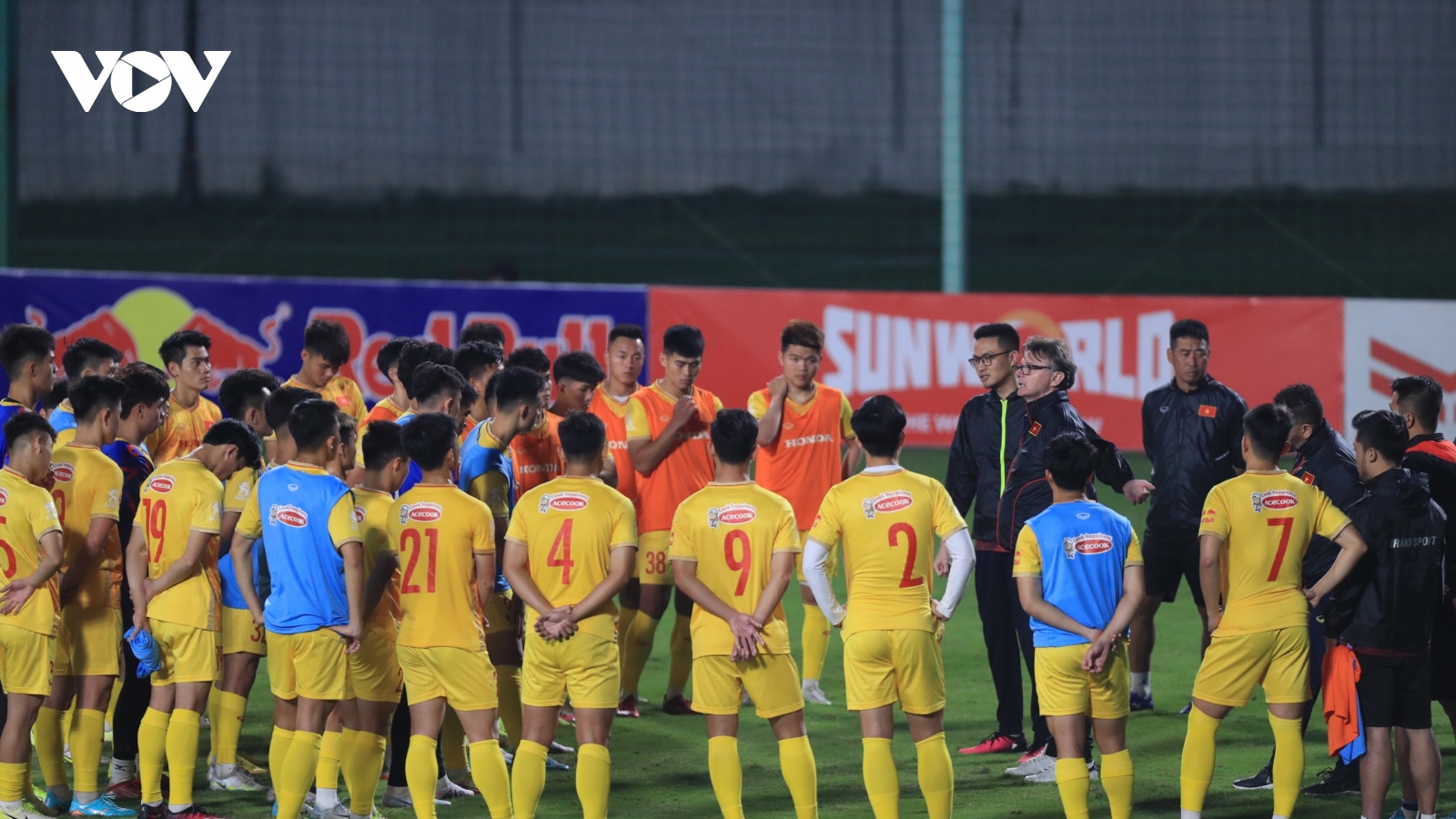 HLV Philippe Troussier loại 13 cầu thủ khỏi danh sách U23 Việt Nam 