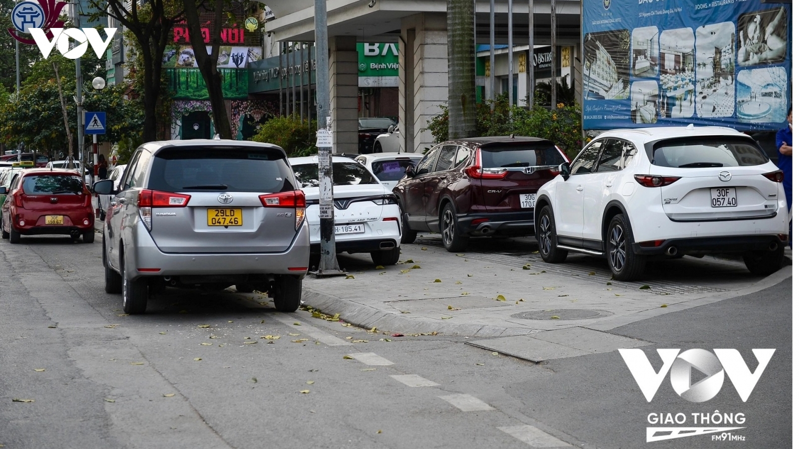Phát triển giao thông công cộng: Giải quyết tận gốc bài toán vỉa hè