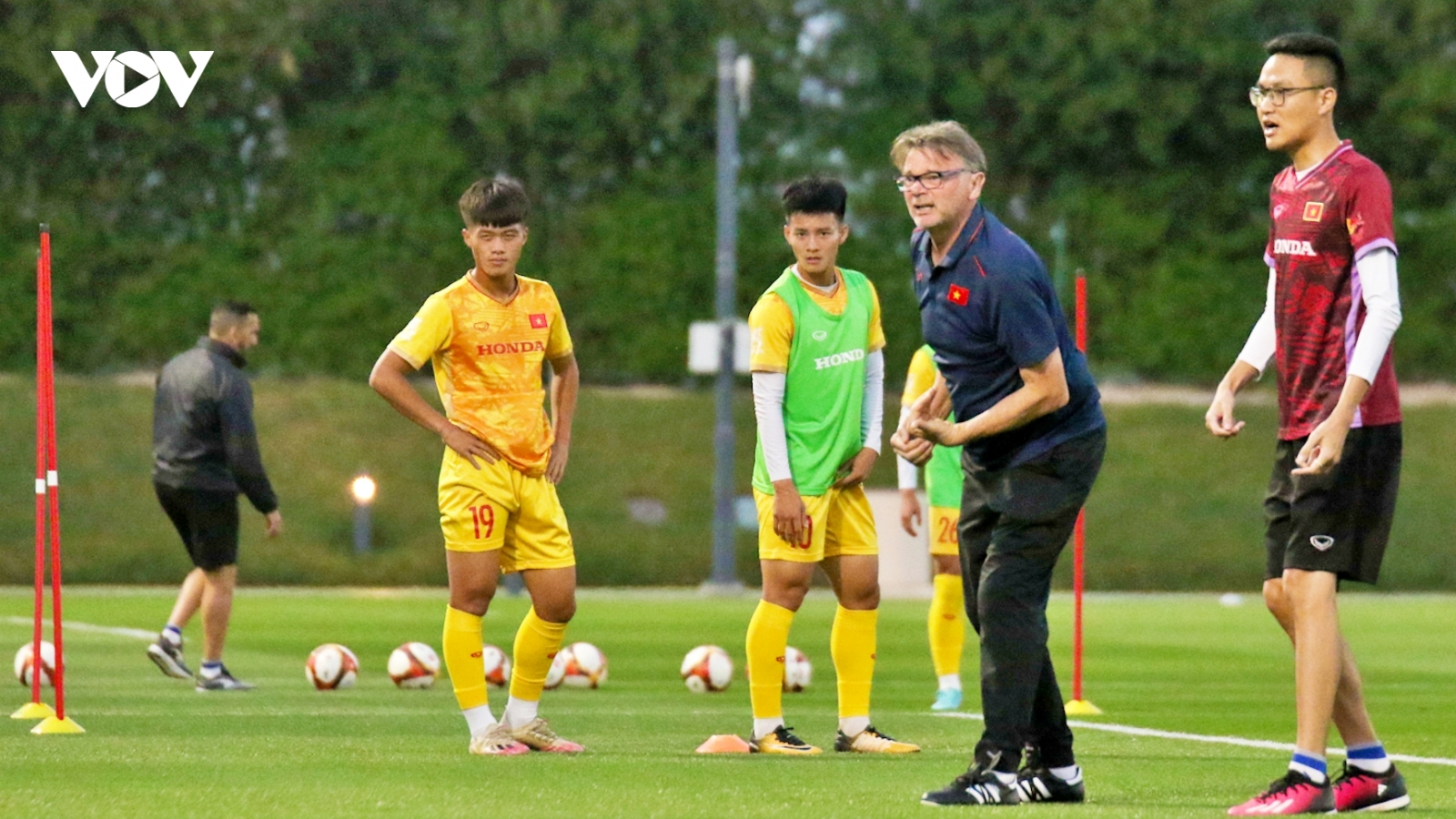 HLV Troussier siết chặt kỷ luật, U23 Việt Nam sẵn sàng đấu U23 Iraq
