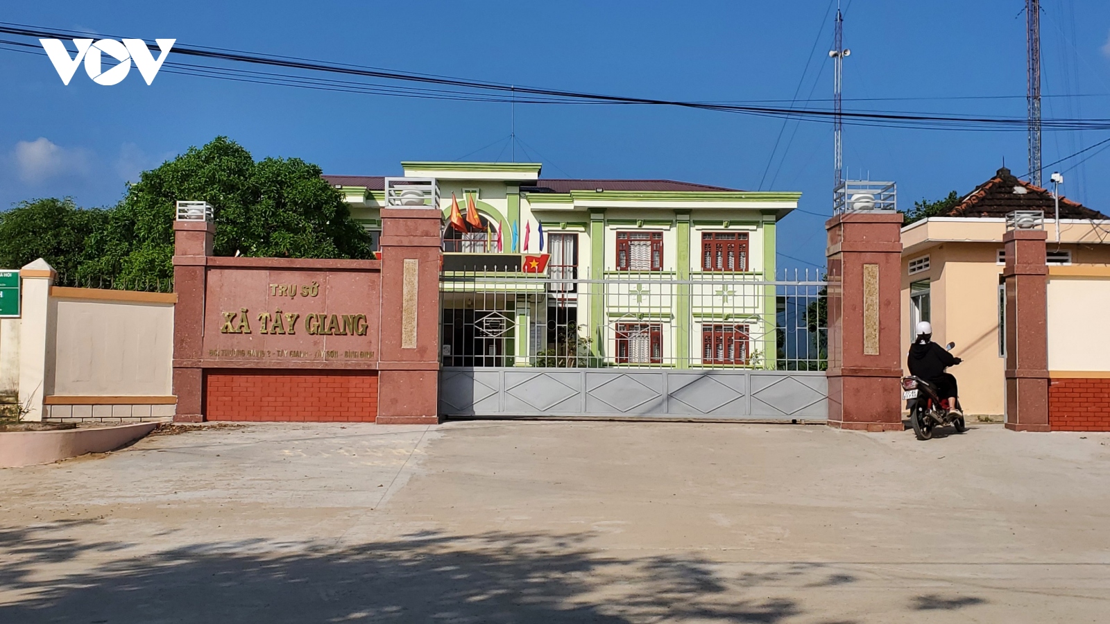 Cán bộ xã thiếu trách nhiệm trong cấp phát gạo cho người nghèo