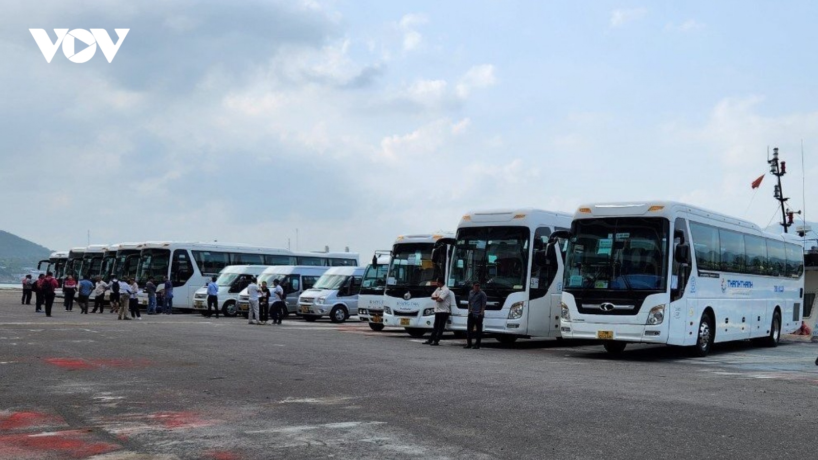 Cho phép xe trên 29 chỗ đưa khách du lịch vào thành phố Nha Trang giờ cao điểm
