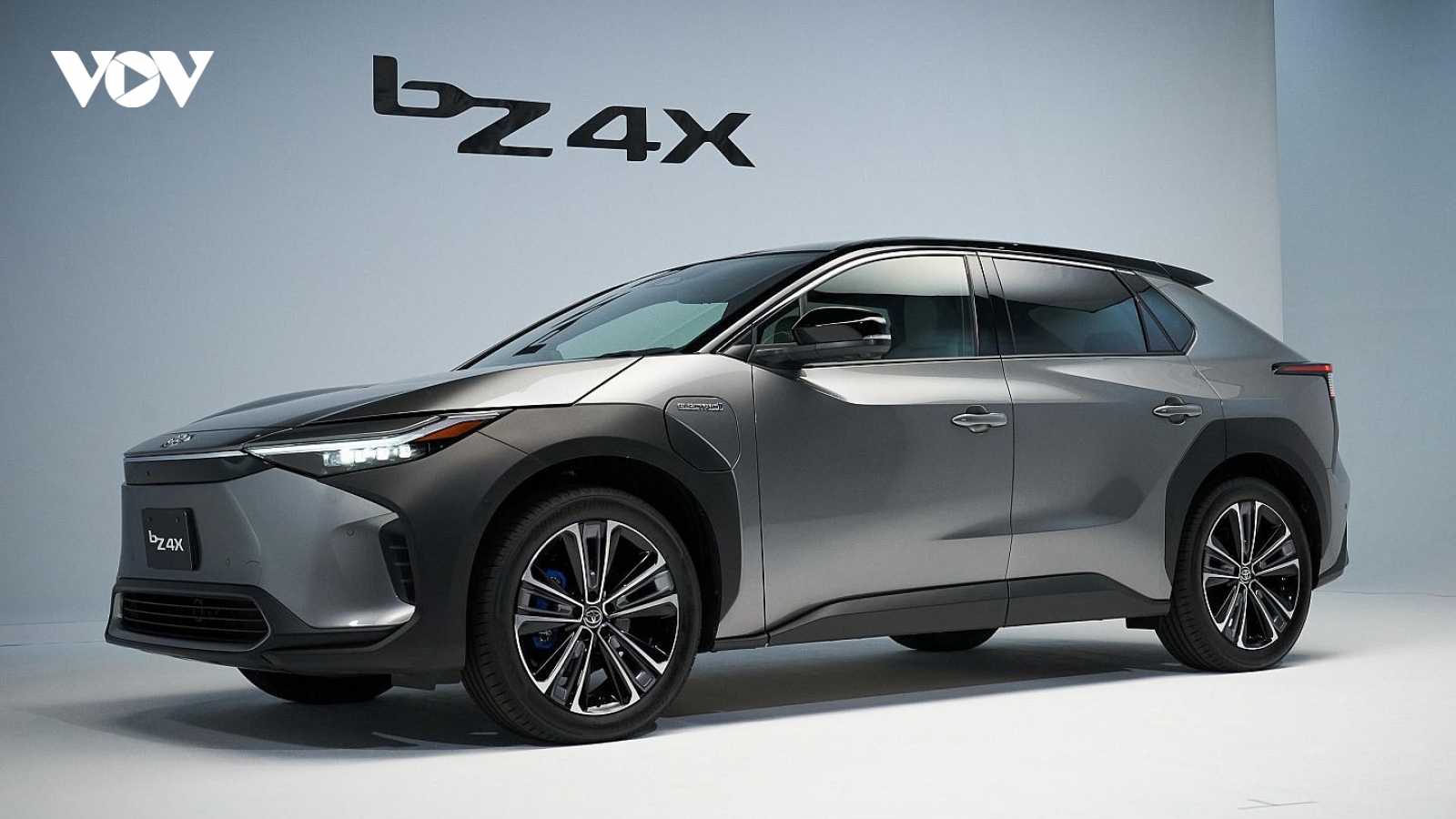 Sau khi tăng giá "sốc", đại lý Toyota giảm 15.000 USD cho bZ4X EV