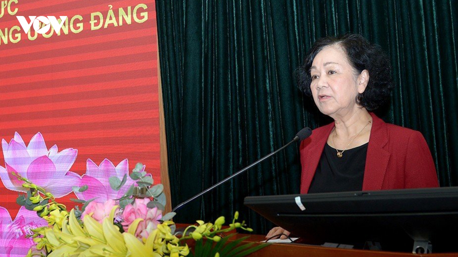 Bà Trương Thị Mai dự bế giảng lớp bồi dưỡng kiến thức đối với Ủy viên dự khuyết