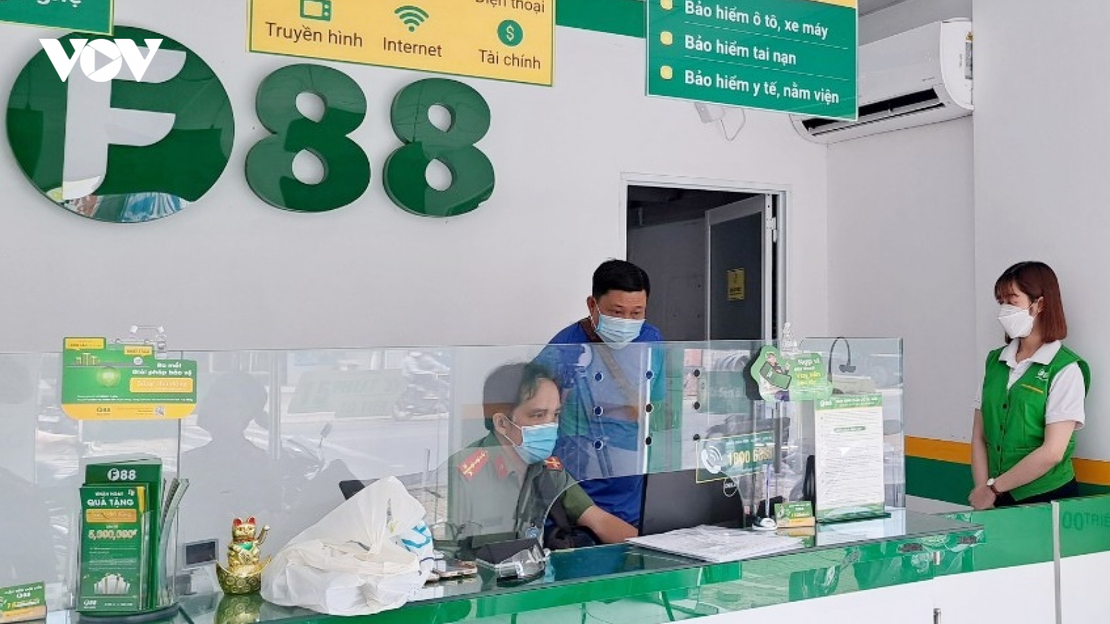 Đồng loạt kiểm tra 6 phòng giao dịch của Công ty F88 tại Hậu Giang