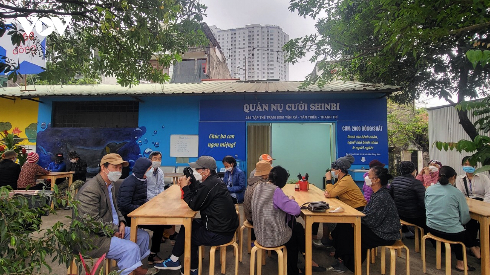 Quán cơm 2.000 đồng phục vụ những thực khách đặc biệt ở Hà Nội
