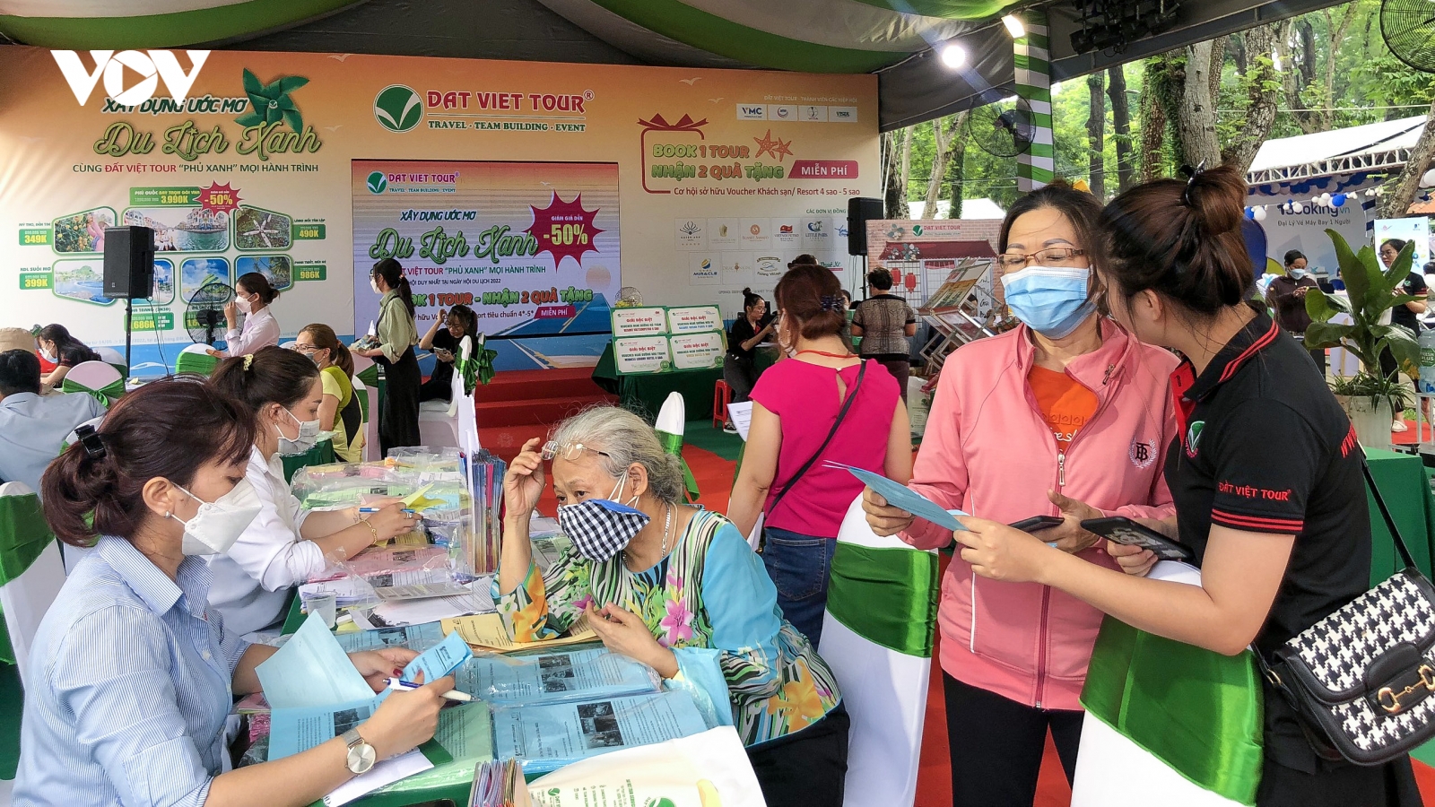 Nhiều tour giảm "kịch sàn" trong Ngày hội Du lịch TP.HCM 2023