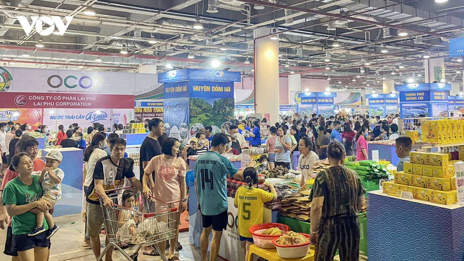 Sôi động Hội chợ OCOP Quảng Ninh hè 2023
