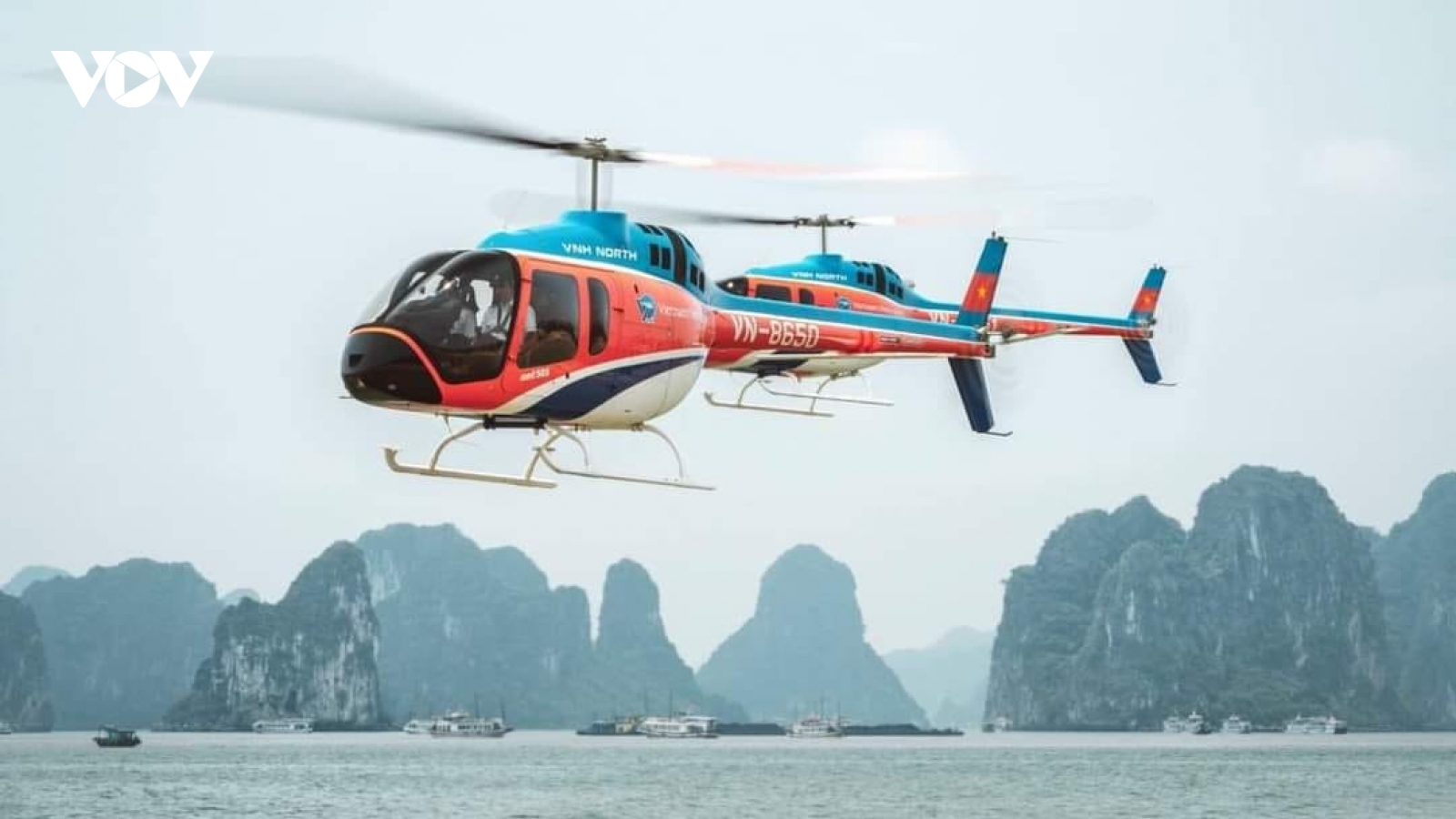 Tour du lịch trực thăng ngắm Vịnh Hạ Long giá bao nhiêu?