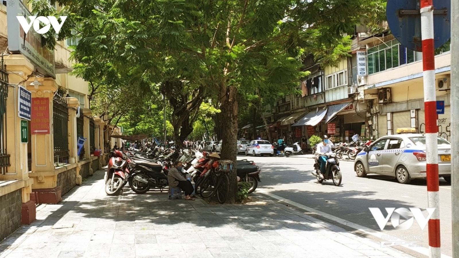 Vỉa hè và bia rượu