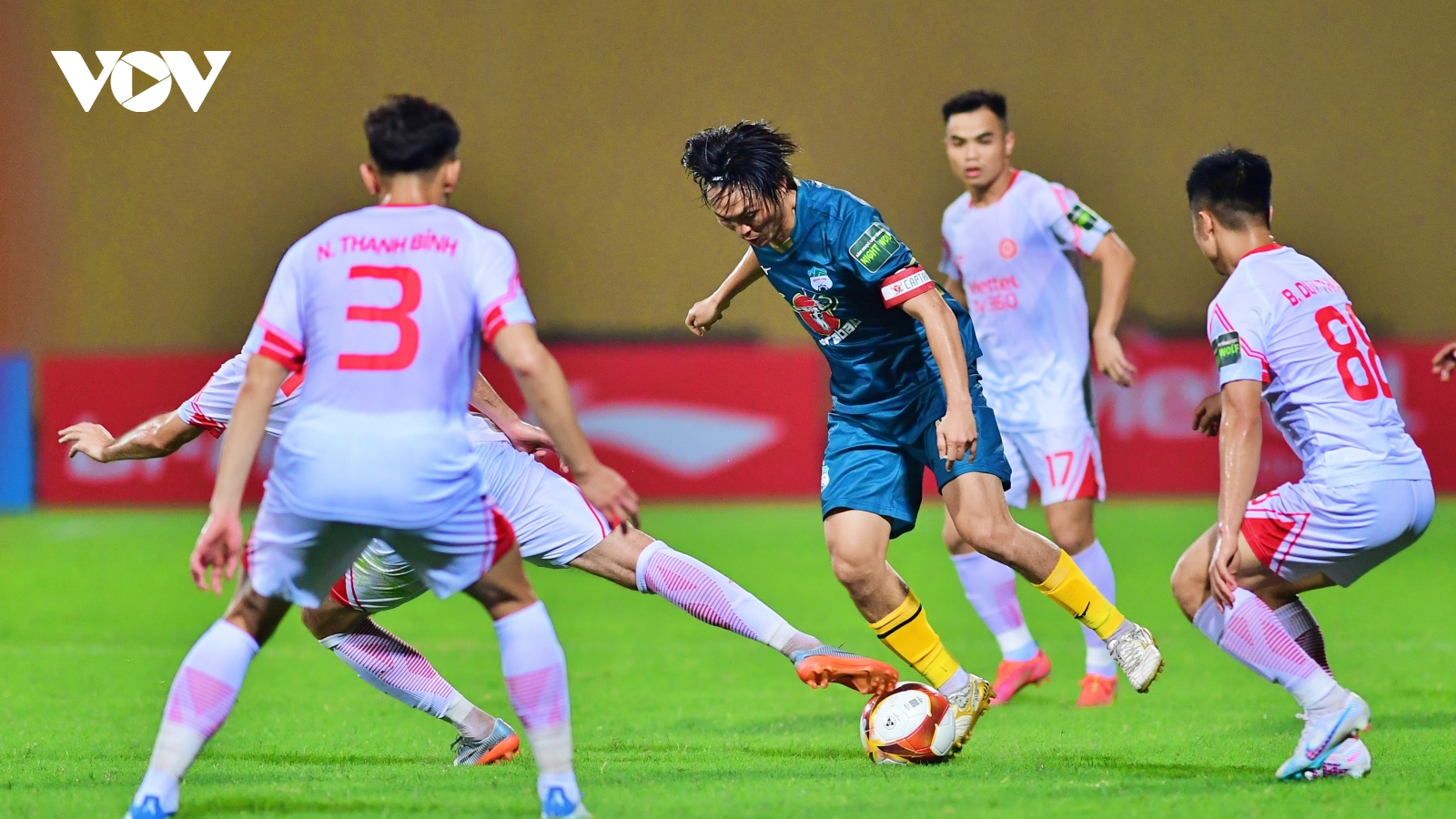 Tuấn Anh và màn trình diễn đỉnh cao giúp HAGL "đè bẹp" Viettel FC