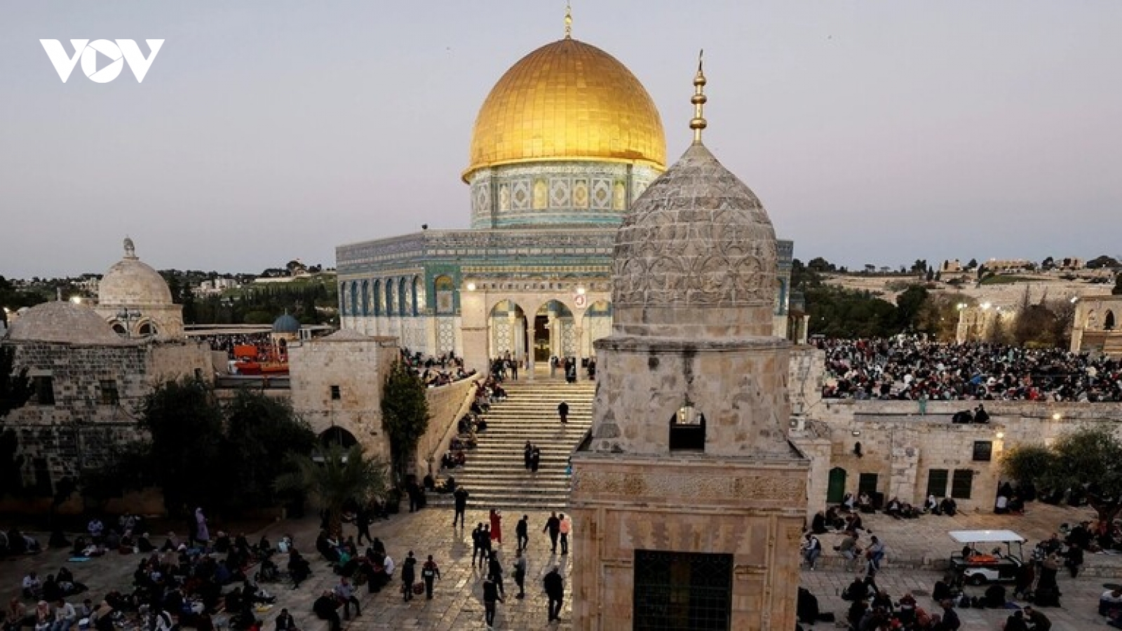 Xung đột bạo lực tại Nhà thờ Hồi giáo Al-Aqsa khiến 80 người bị thương