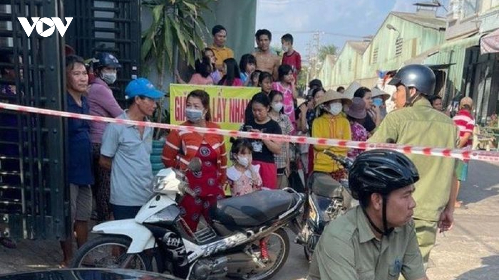 Tài xế đâm trọng thương chủ nhà vì bị nhắc đỗ ô tô trước cửa