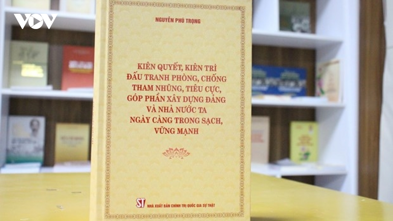 Giới thiệu cuốn sách của Tổng Bí thư đến Bộ Tư lệnh vùng 4 Hải quân