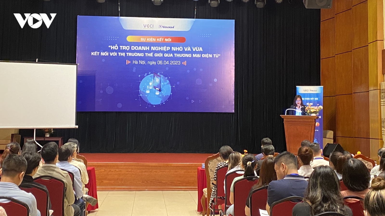 Tìm kiếm khách hàng là khó khăn lớn nhất khi tham gia thương mại điện tử