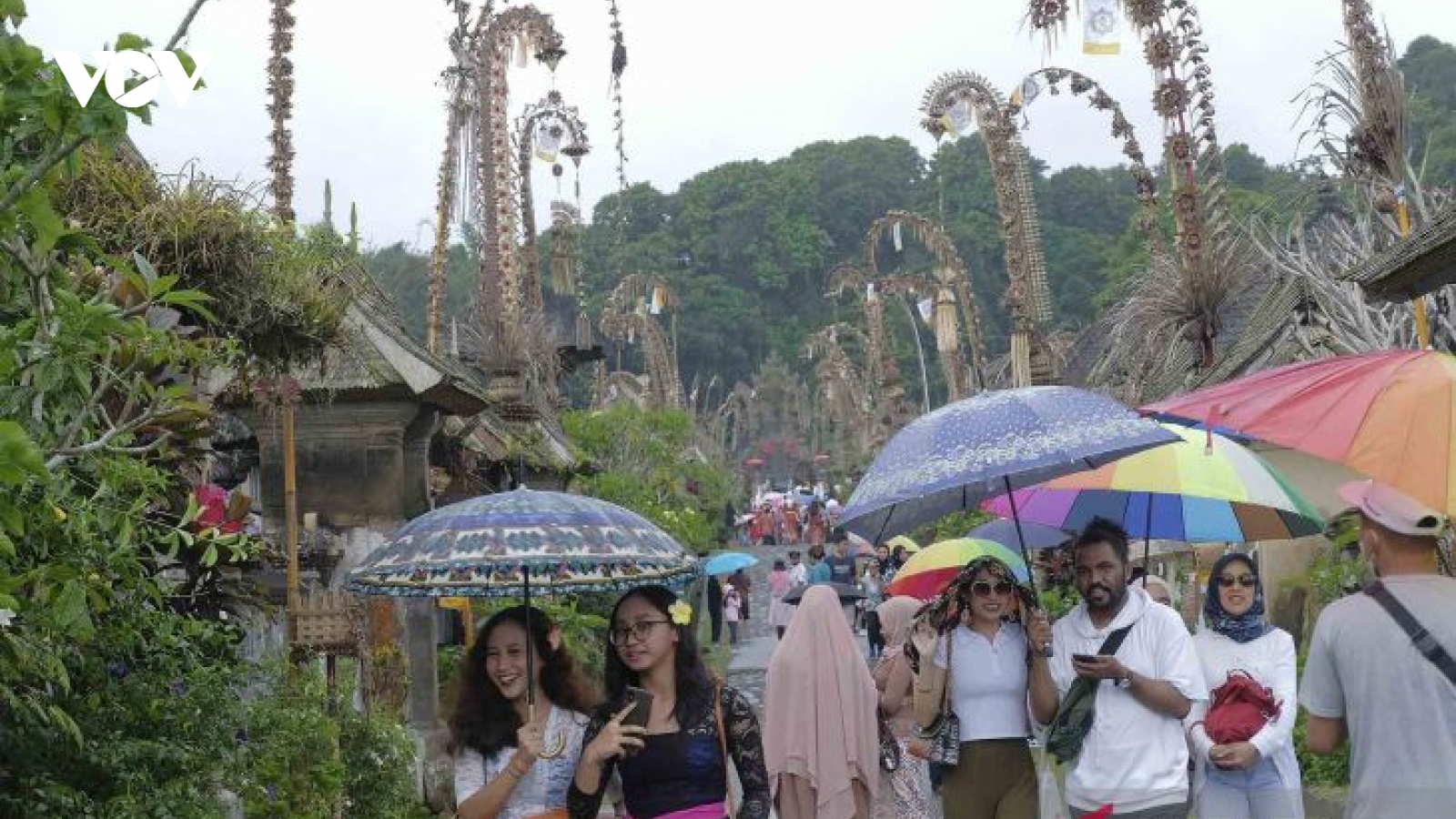 Dư luận về đề xuất áp thuế với du khách quốc tế ở Indonesia