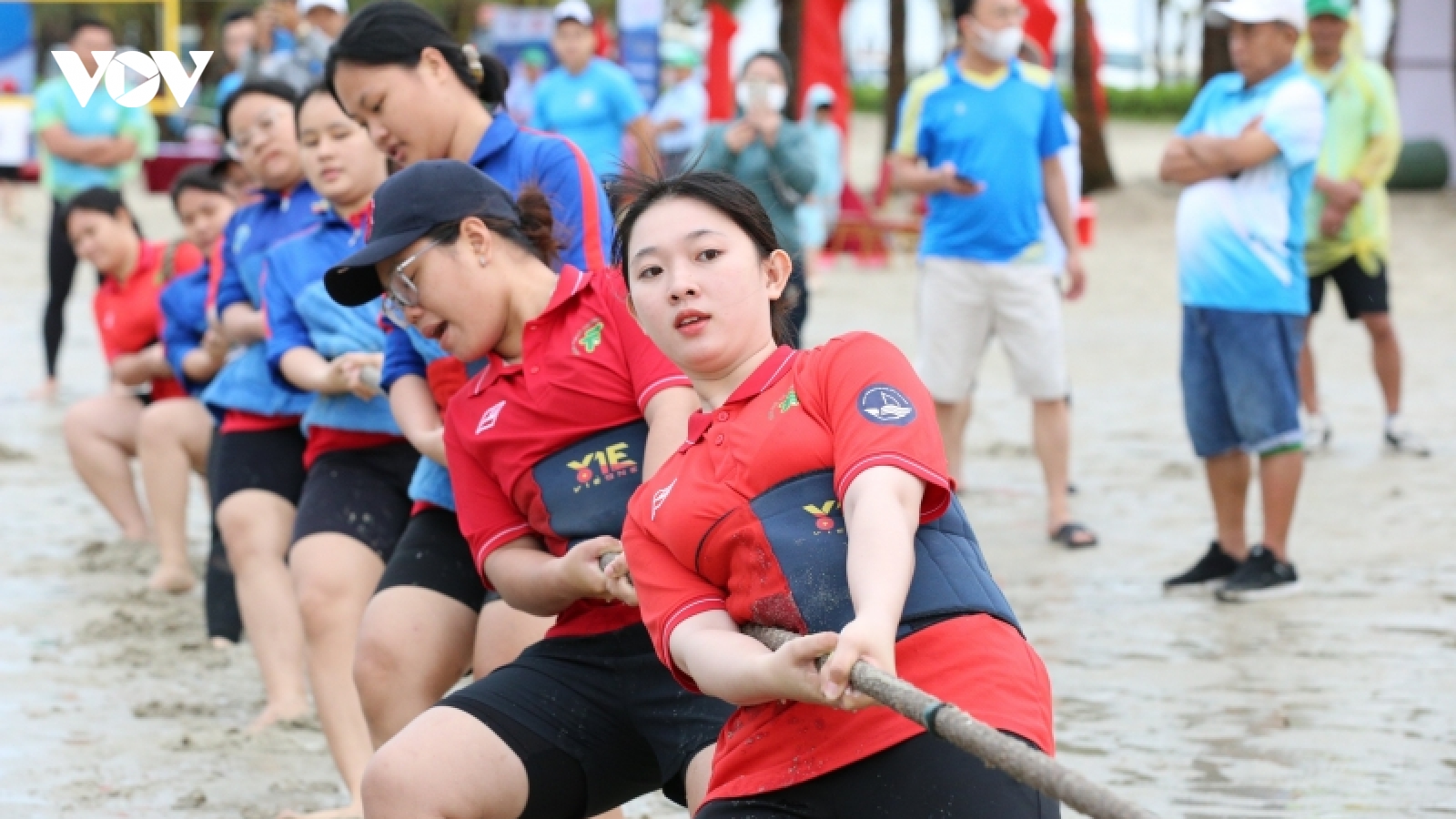 Sôi nổi Liên hoan trò chơi dân gian tại Lễ hội văn hóa biển đảo Việt Nam