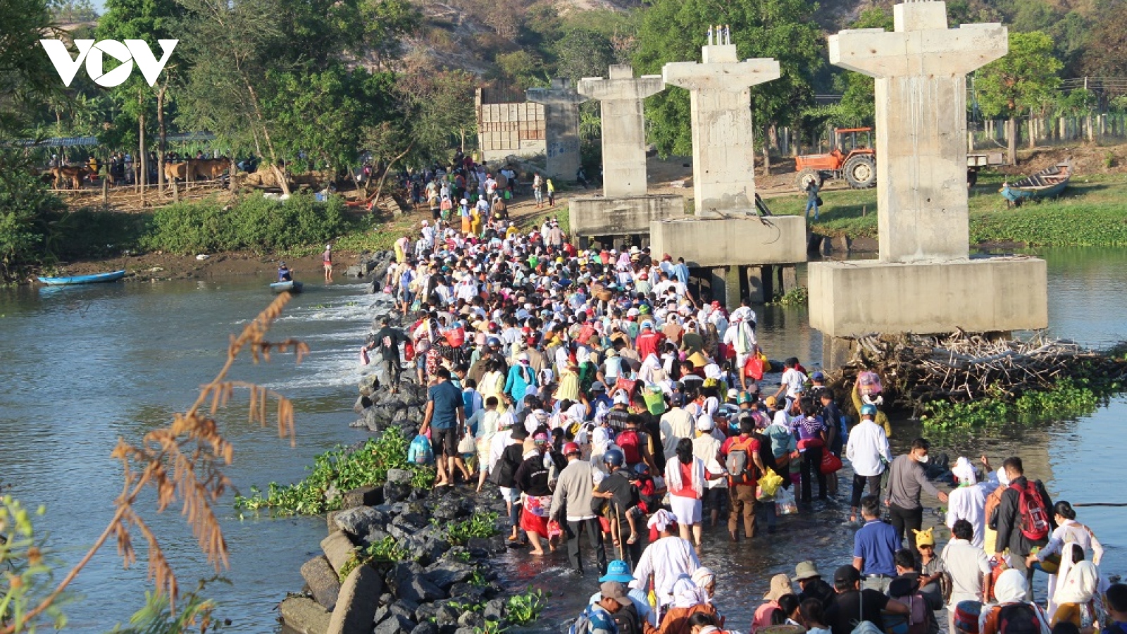Cây cầu ở Bình Thuận xây 10 năm vẫn chưa hoàn thành