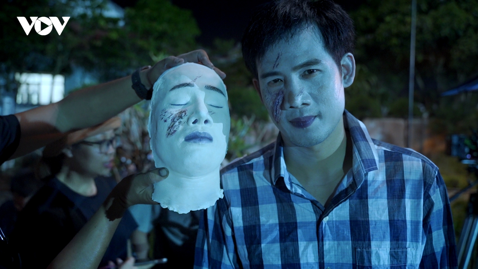 Thanh Thức và lần "bị chôn sống" nhớ đời trong "Lật mặt 6"