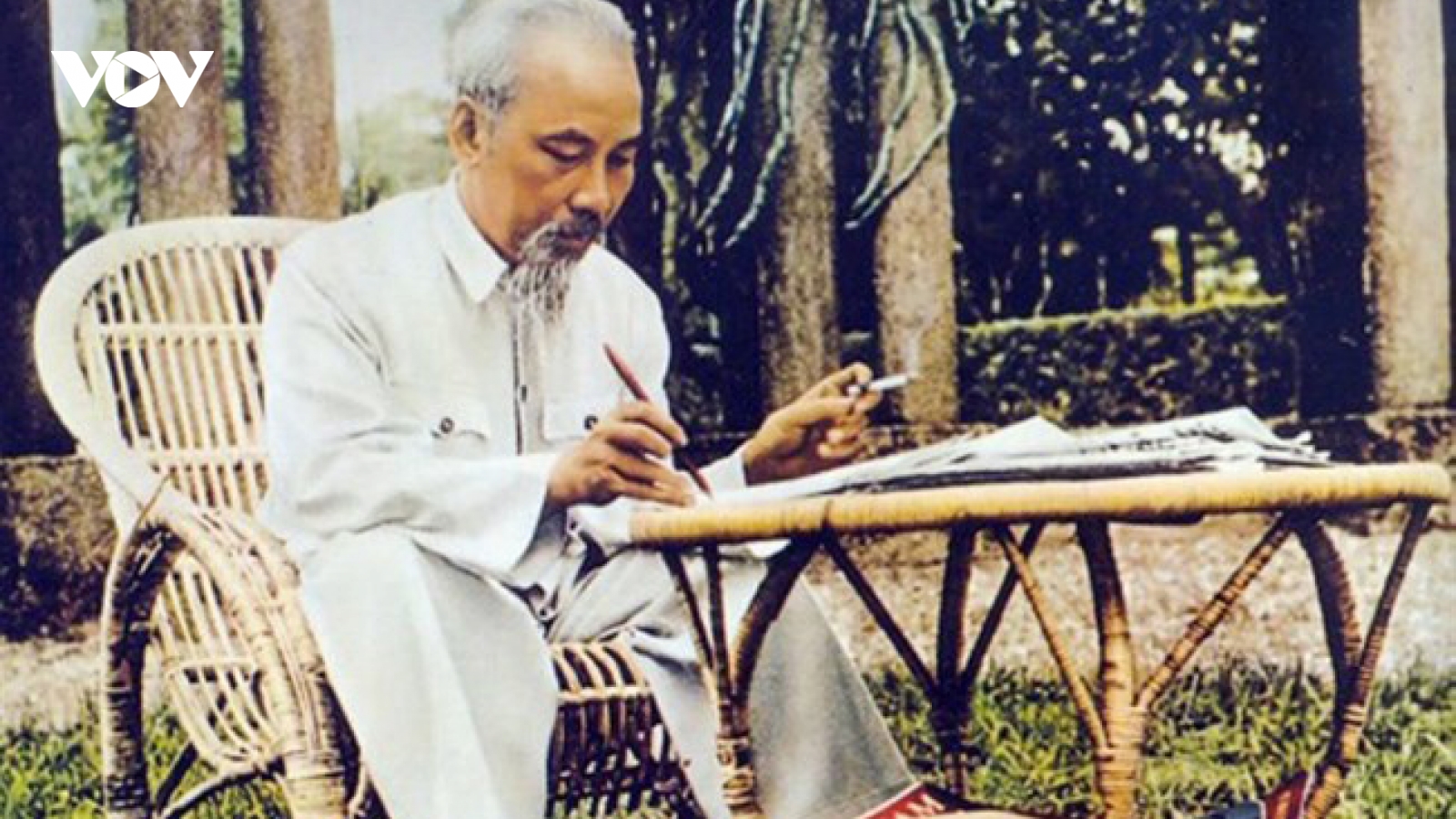 "Học tập và làm theo tư tưởng đổi mới sáng tạo của Chủ tịch Hồ Chí Minh thời kỳ mới"