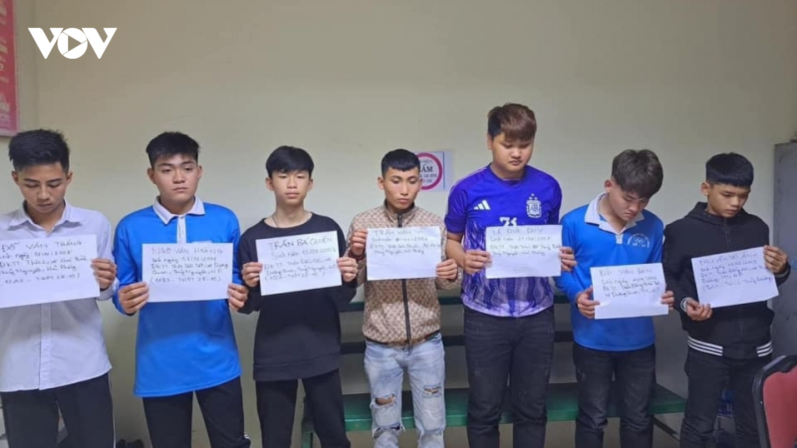Mang hung khí đi giải quyết mâu thuẫn, 1 người bị thương