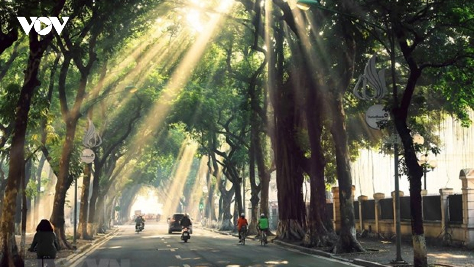 Thời tiết hôm nay 27/4: Hà Nội có mưa rải rác, trưa chiều trời nắng