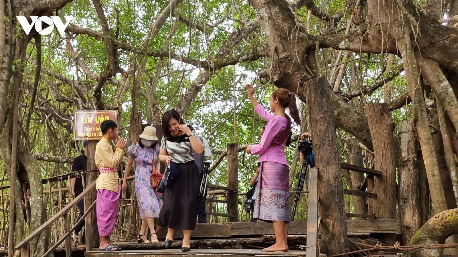 Nhiều trải nghiệm hấp dẫn vui cùng Tết Lào tại Đắk Lắk