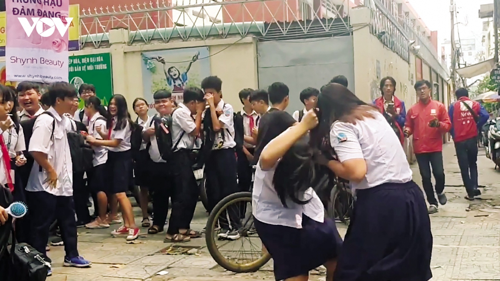 Hồi phục tâm lý cho nạn nhân sau bạo lực học đường, vấn đề không nhỏ
