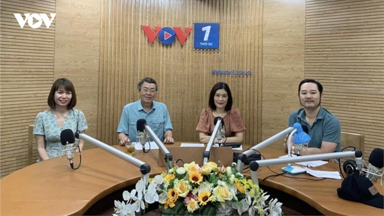 Tái diễn “ép” học sinh không thi vào lớp 10 công lập: Phân luồng hay bệnh thành tích?