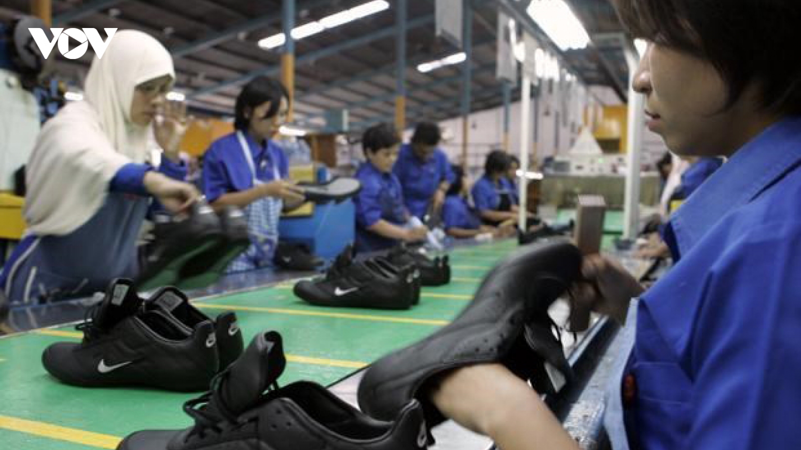 Xuất khẩu giày dép giảm, Indonesia tìm cách thích ứng