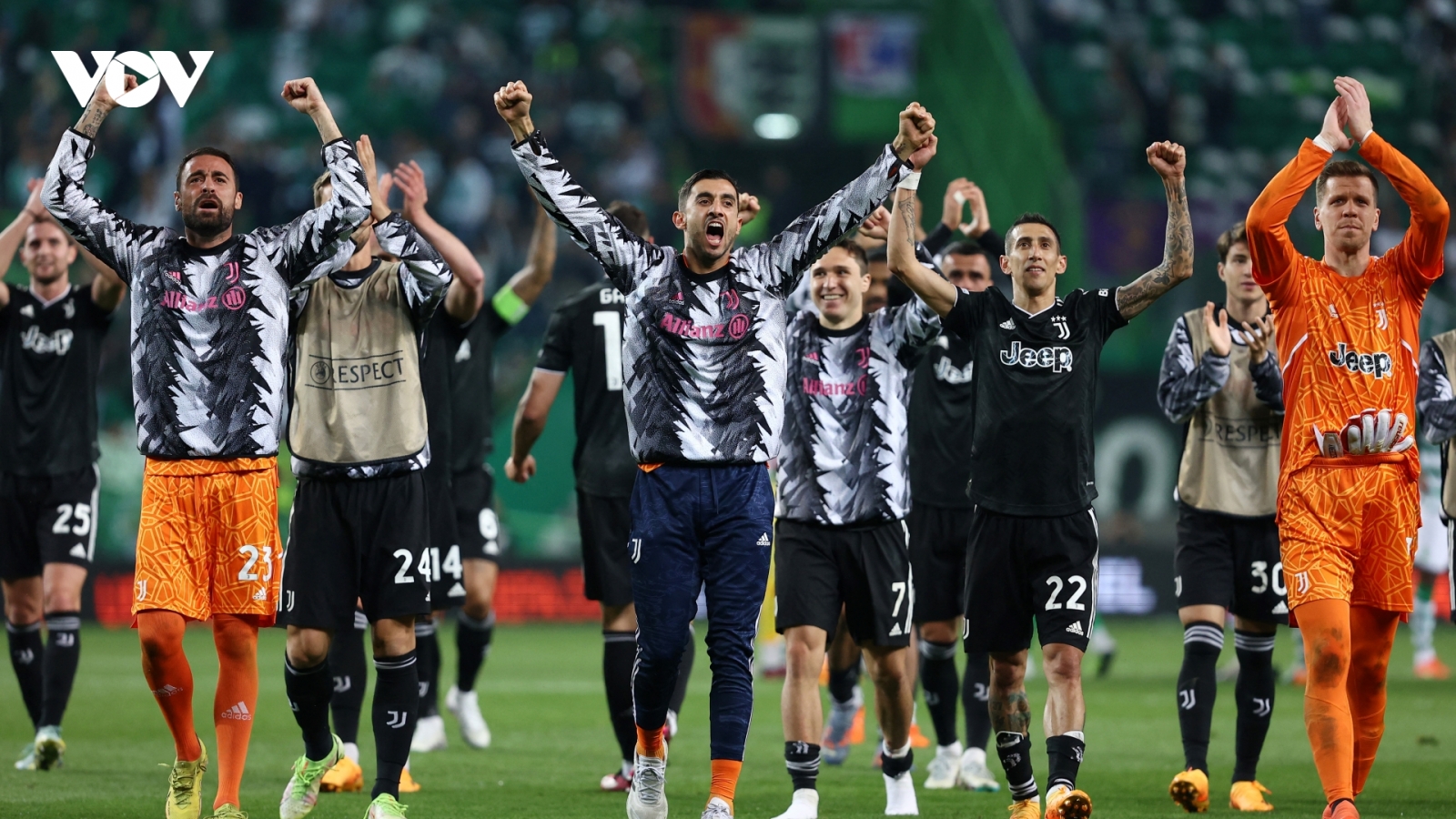 Juventus được trả lại 15 điểm, đẩy Inter Milan và AC Milan vào thế khó