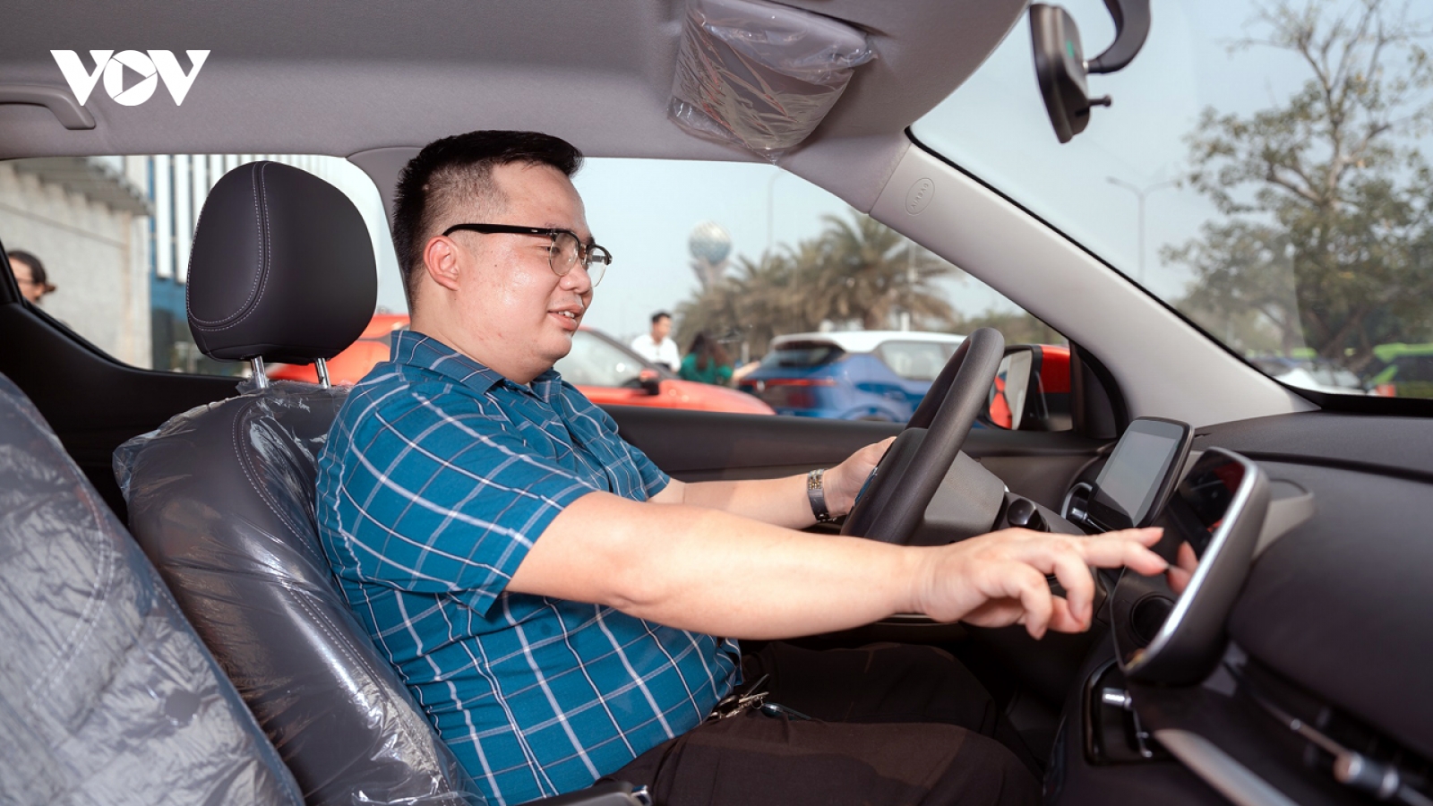 Những vị khách đầu tiên nhận VF 5 Plus: Xe ổn nhất trong tầm giá