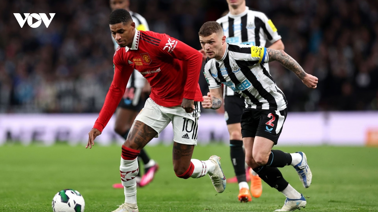 Lịch thi đấu bóng đá hôm nay (2/4): MU quyết đấu Newcastle