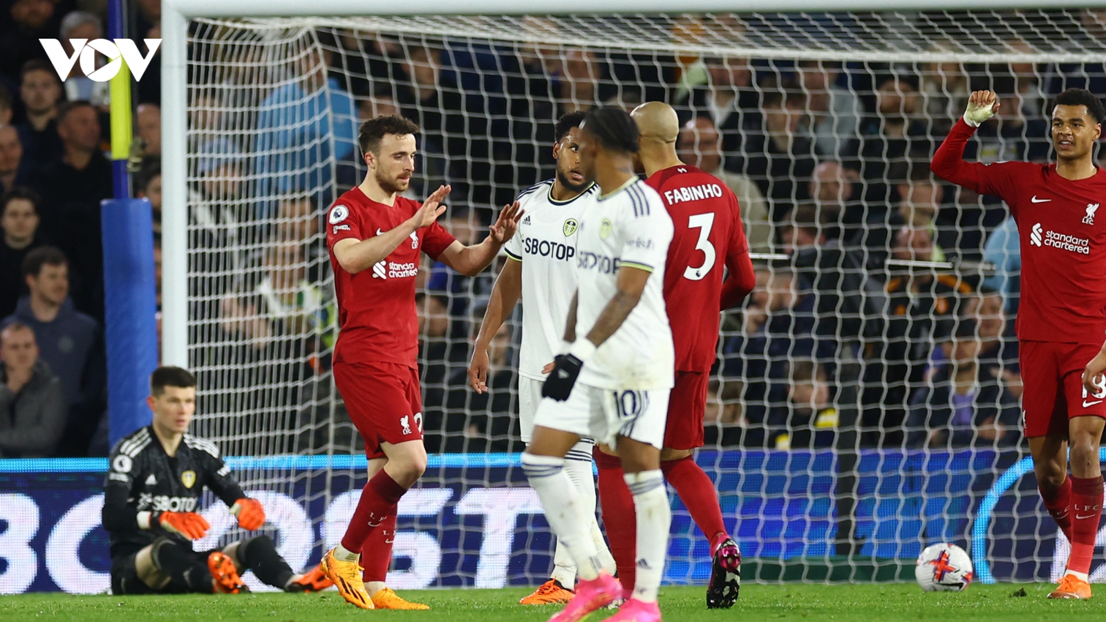 Kết quả Ngoại hạng Anh: Liverpool "đánh tennis" trên sân Leeds