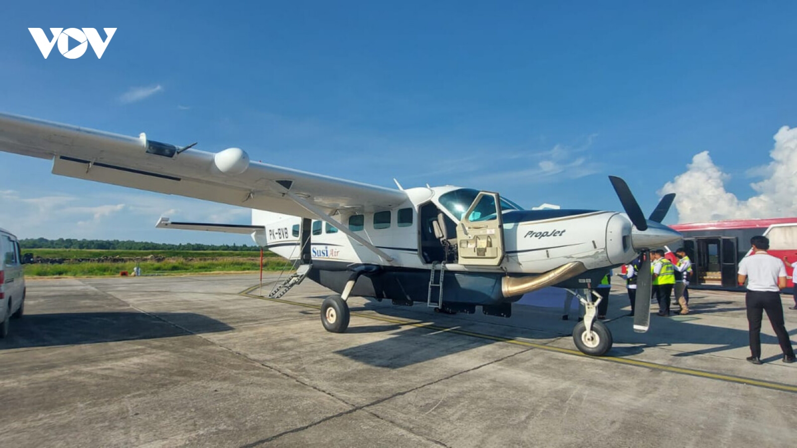 Phiến quân Indonesia tấn công máy bay dân dụng