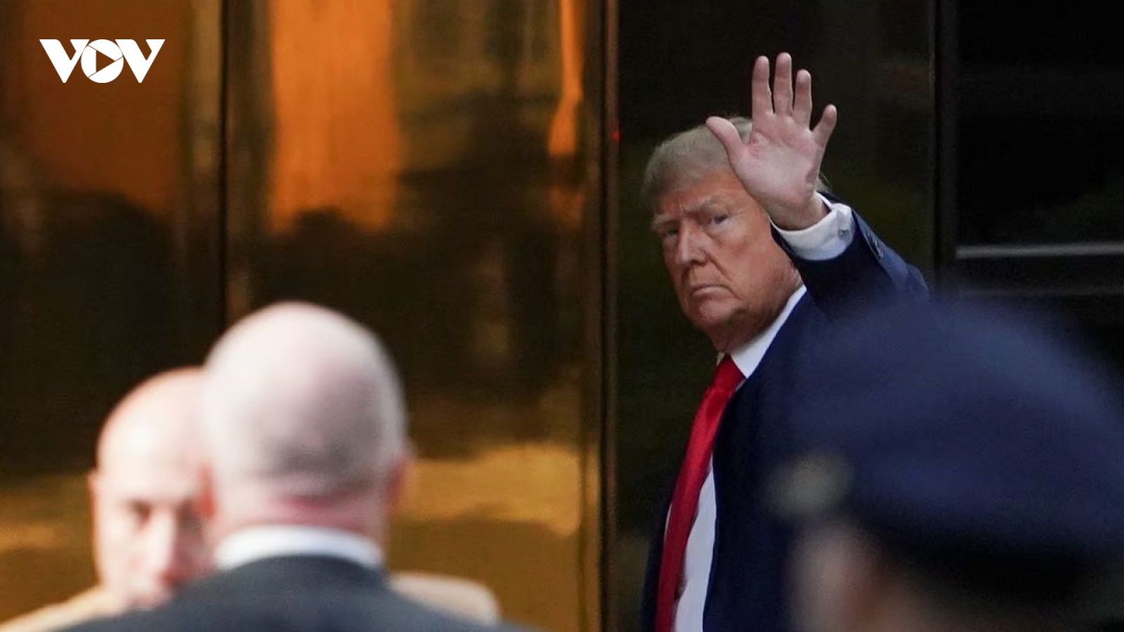 Ông Trump tới New York, chuẩn bị trình diện trước tòa