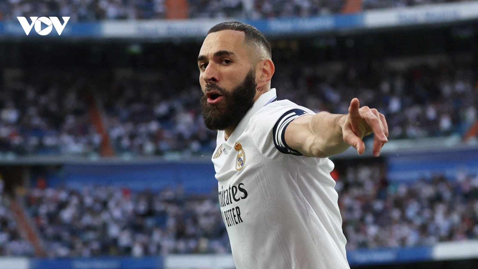Benzema ghi hat-trick, Real Madrid nuôi hy vọng bám đuổi Barca