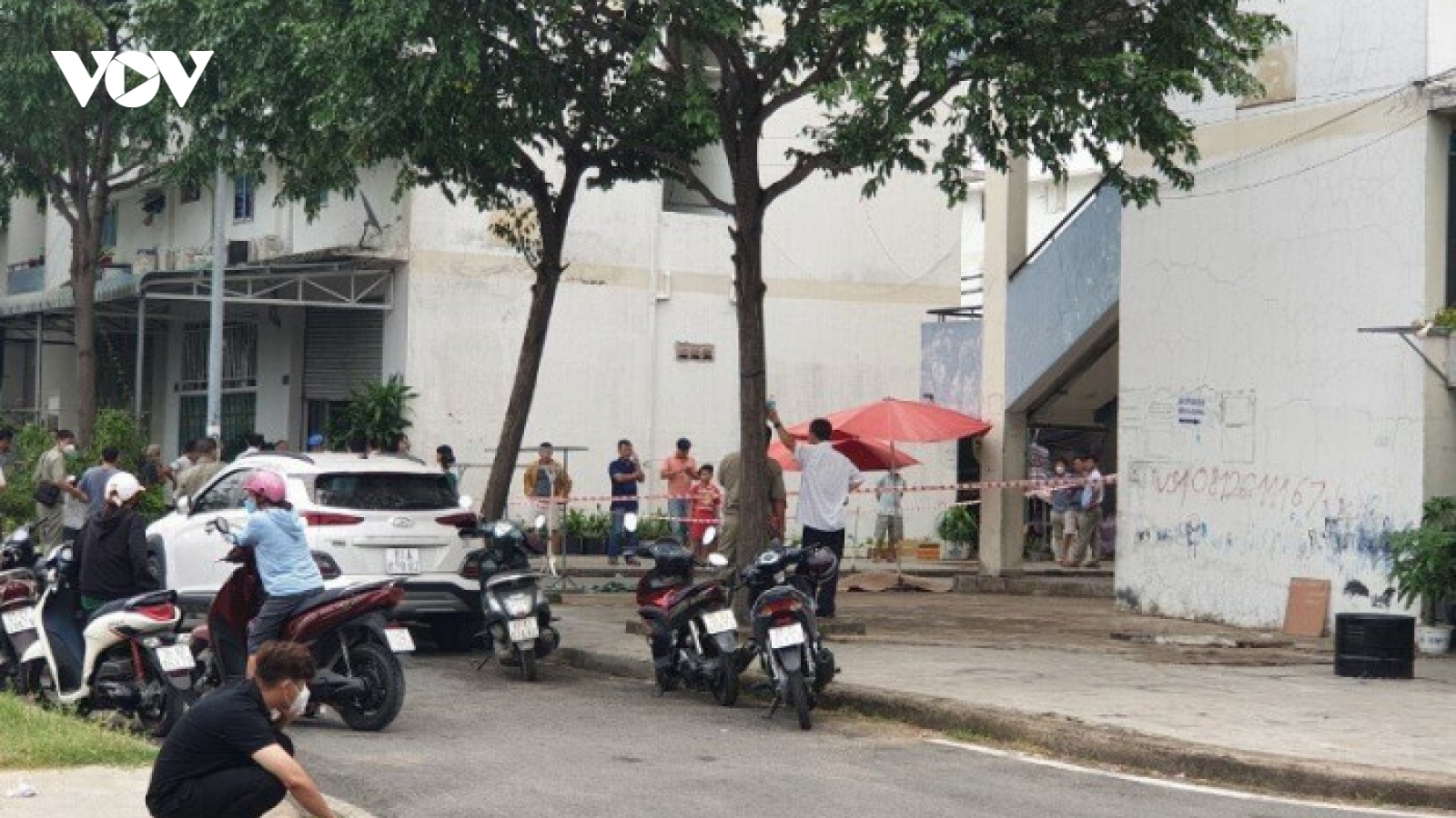 Người đàn ông rơi lầu chung cư ở Bình Dương tử vong