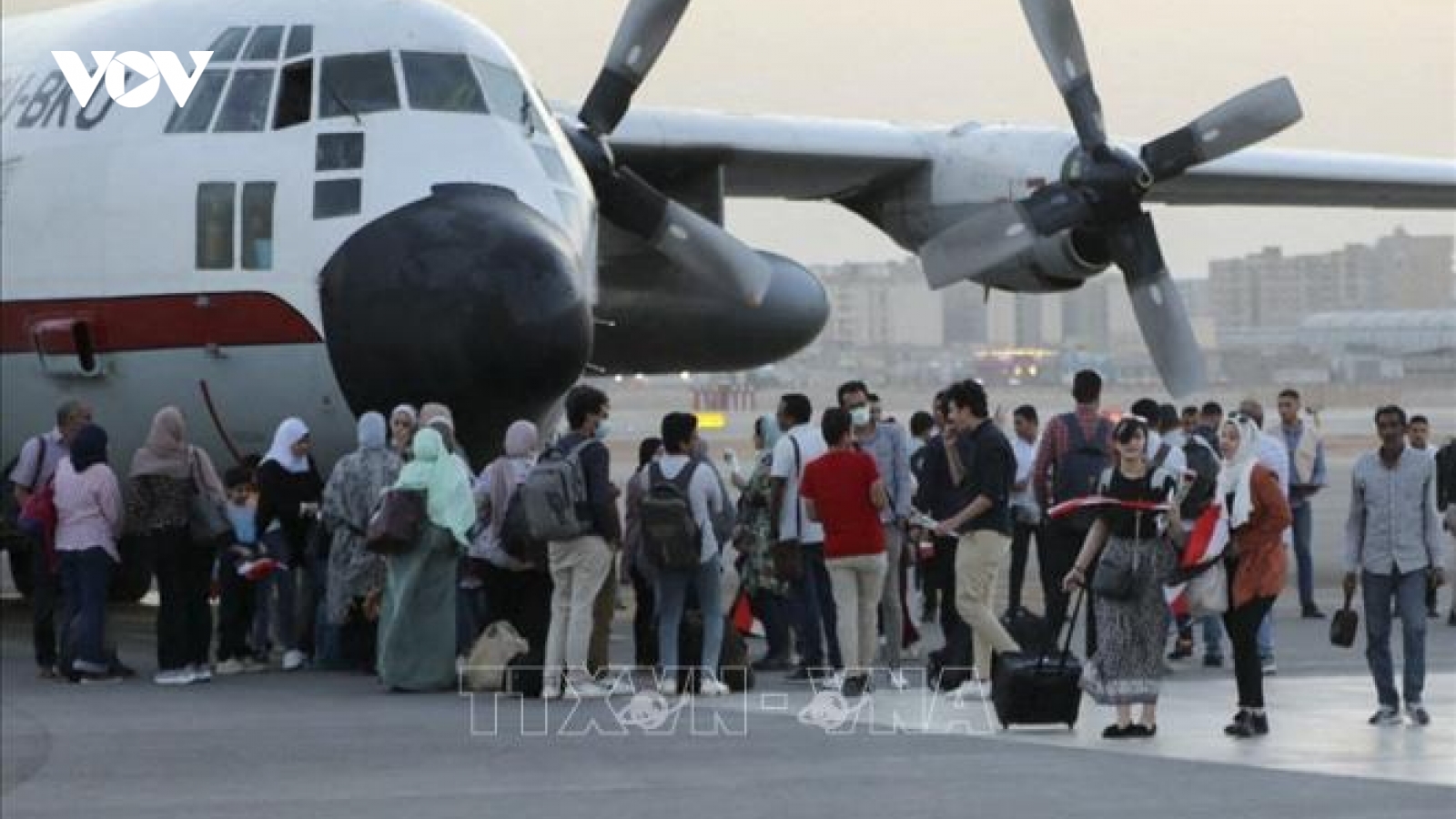 Mỹ bắt đầu sơ tán công dân khỏi Sudan