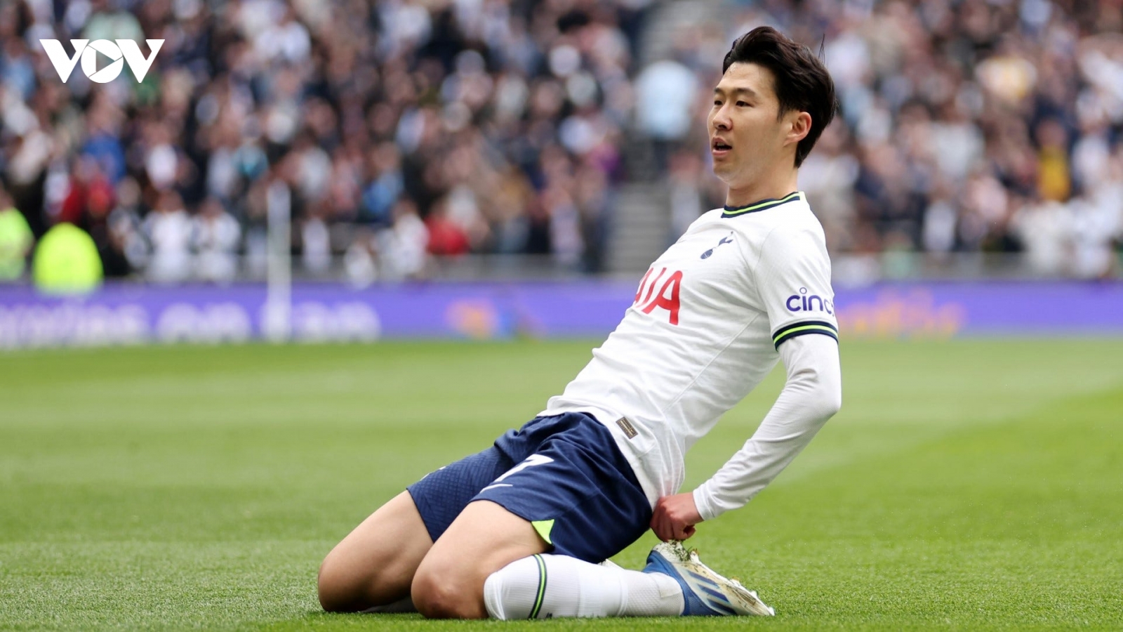 Son Heung Min tạo cột mốc lịch sử của bóng đá châu Á ở Ngoại hạng Anh