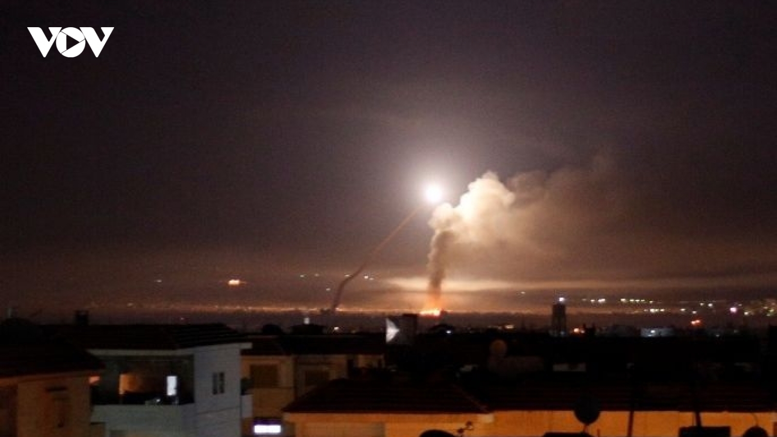 Israel không kích Syria, 3 dân thường bị thương