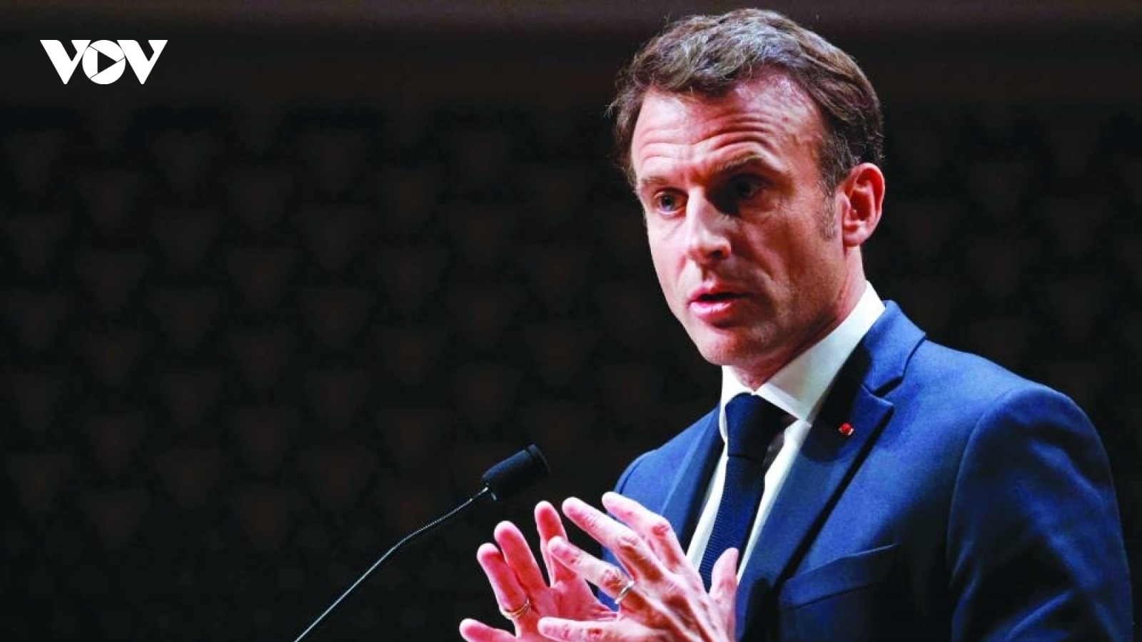 Tổng thống Pháp Macron liên tục bị ngắt lời khi đang phát biểu về chủ quyền châu Âu