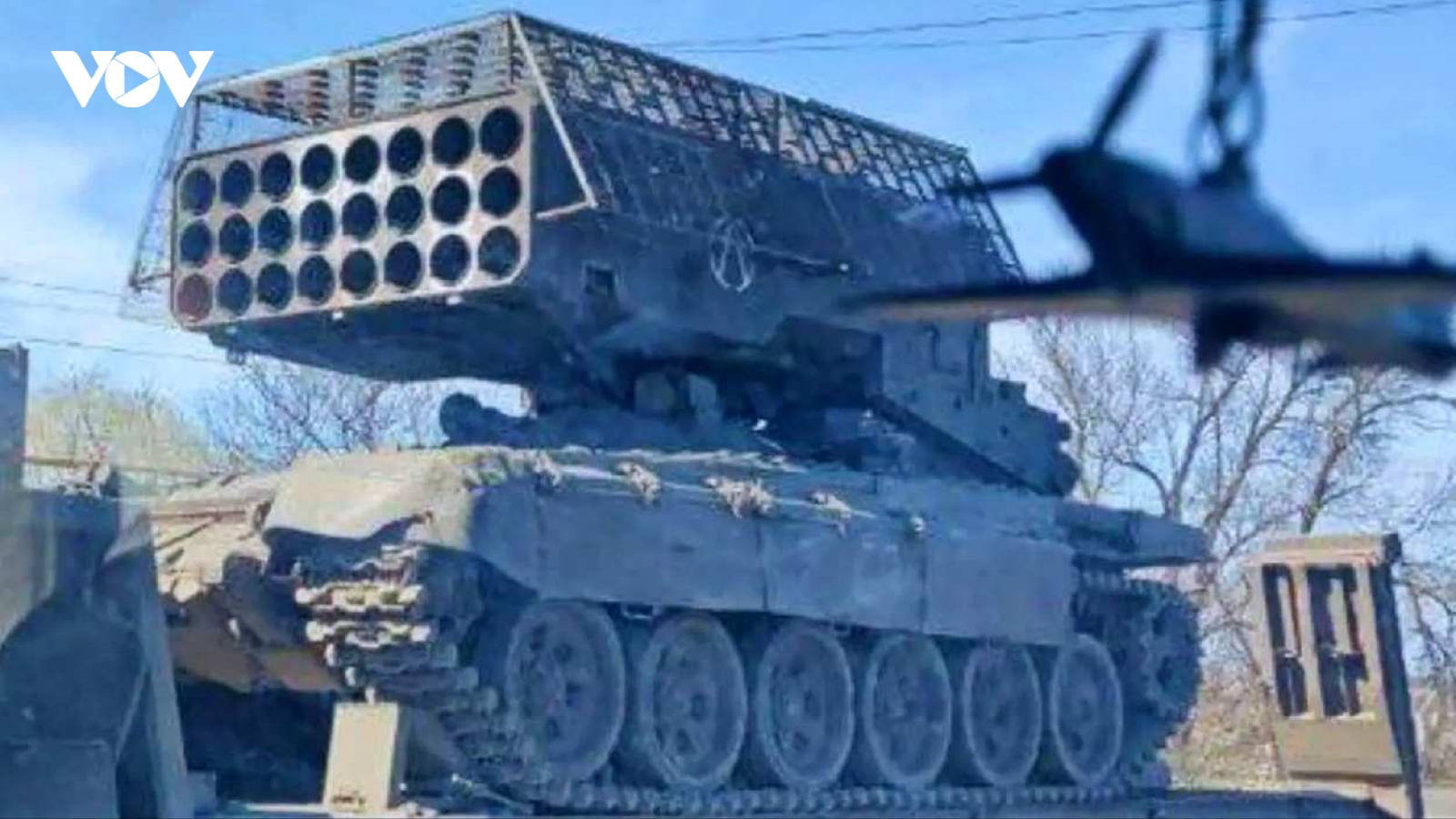 Nga trang bị giáp lồng cho siêu pháo “lửa mặt trời” TOS-1A