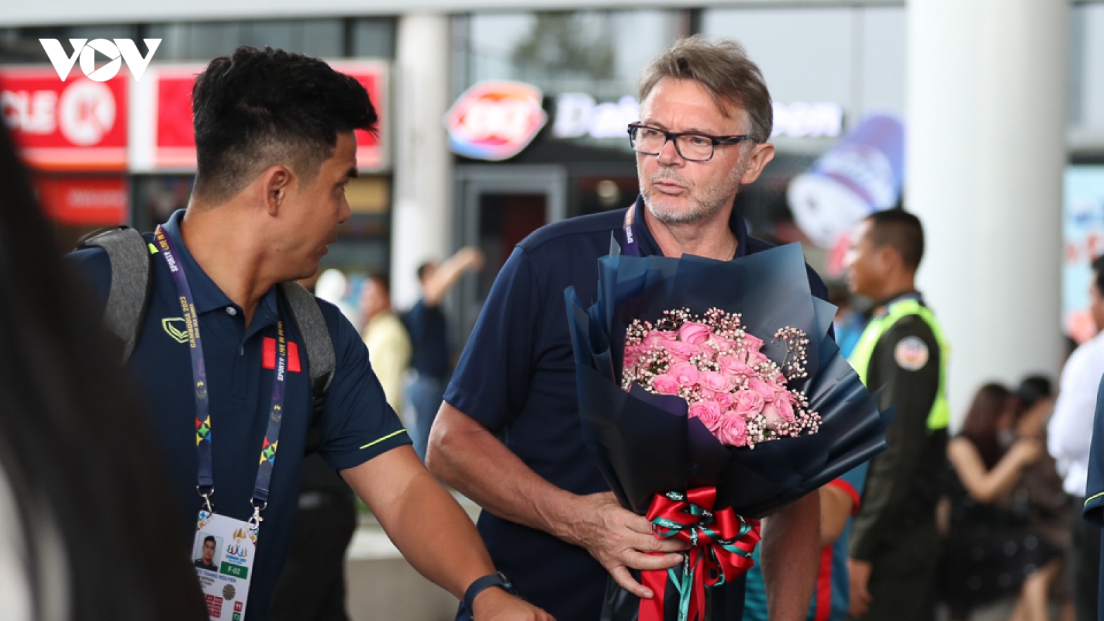 HLV Troussier trải lòng về áp lực SEA Games khi đặt chân tới Campuchia