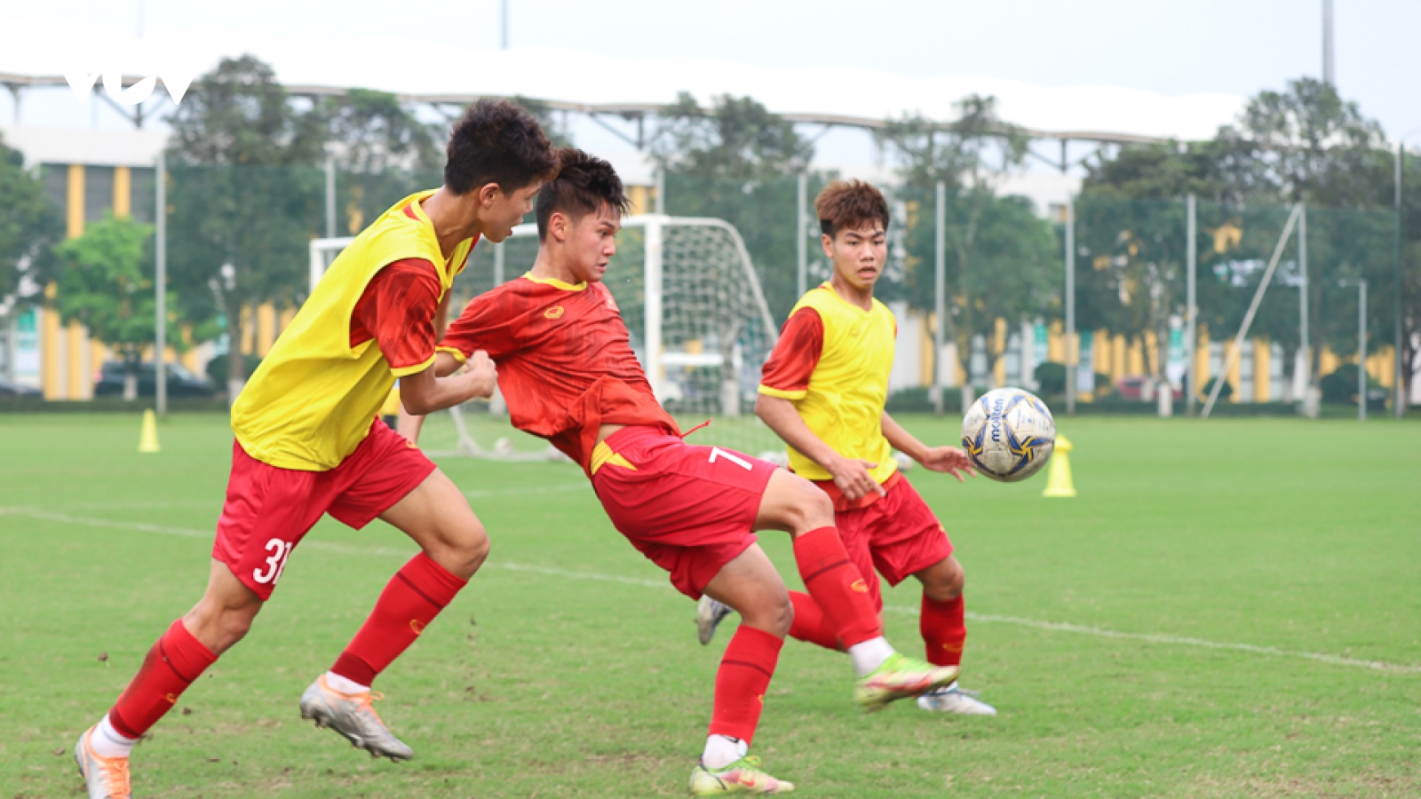 HLV Hoàng Anh Tuấn “đãi cát tìm vàng” để U17 Việt Nam săn vé World Cup