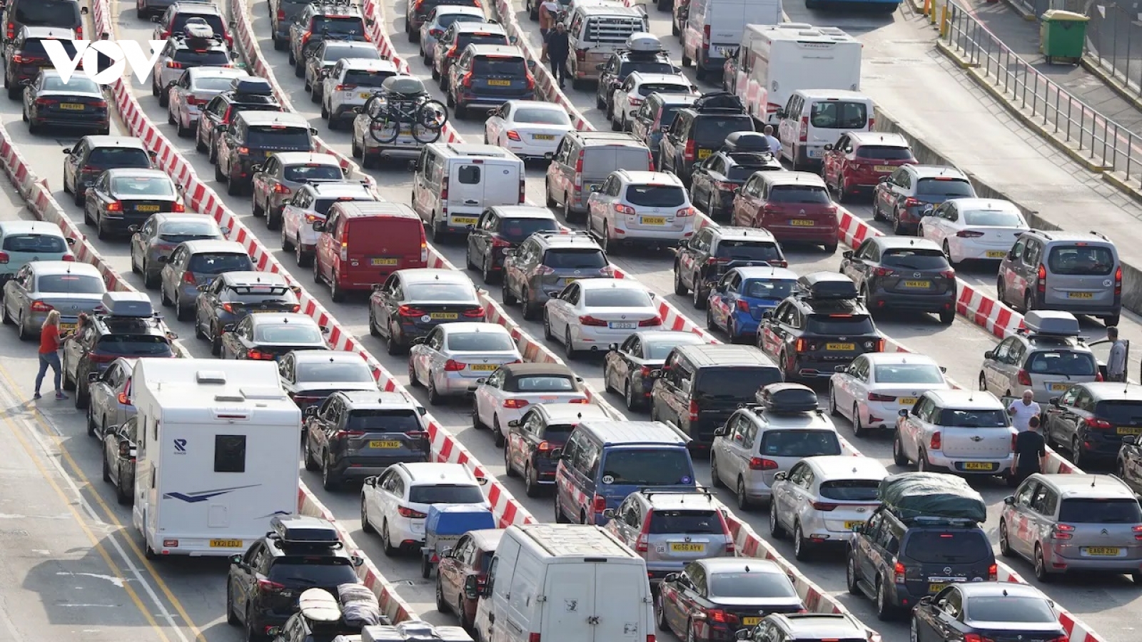 Rắc rối hậu Brexit: Cảng Dover bận rộn nhất nước Anh ùn tắc kéo dài