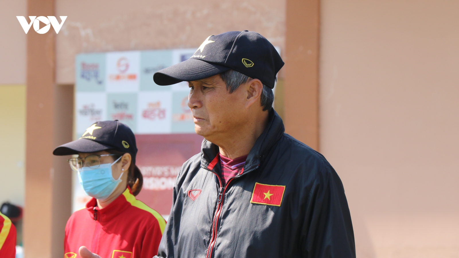 HLV Mai Đức Chung nói gì khi đối thủ của ĐT nữ Việt Nam rút lui khỏi SEA Games 32?