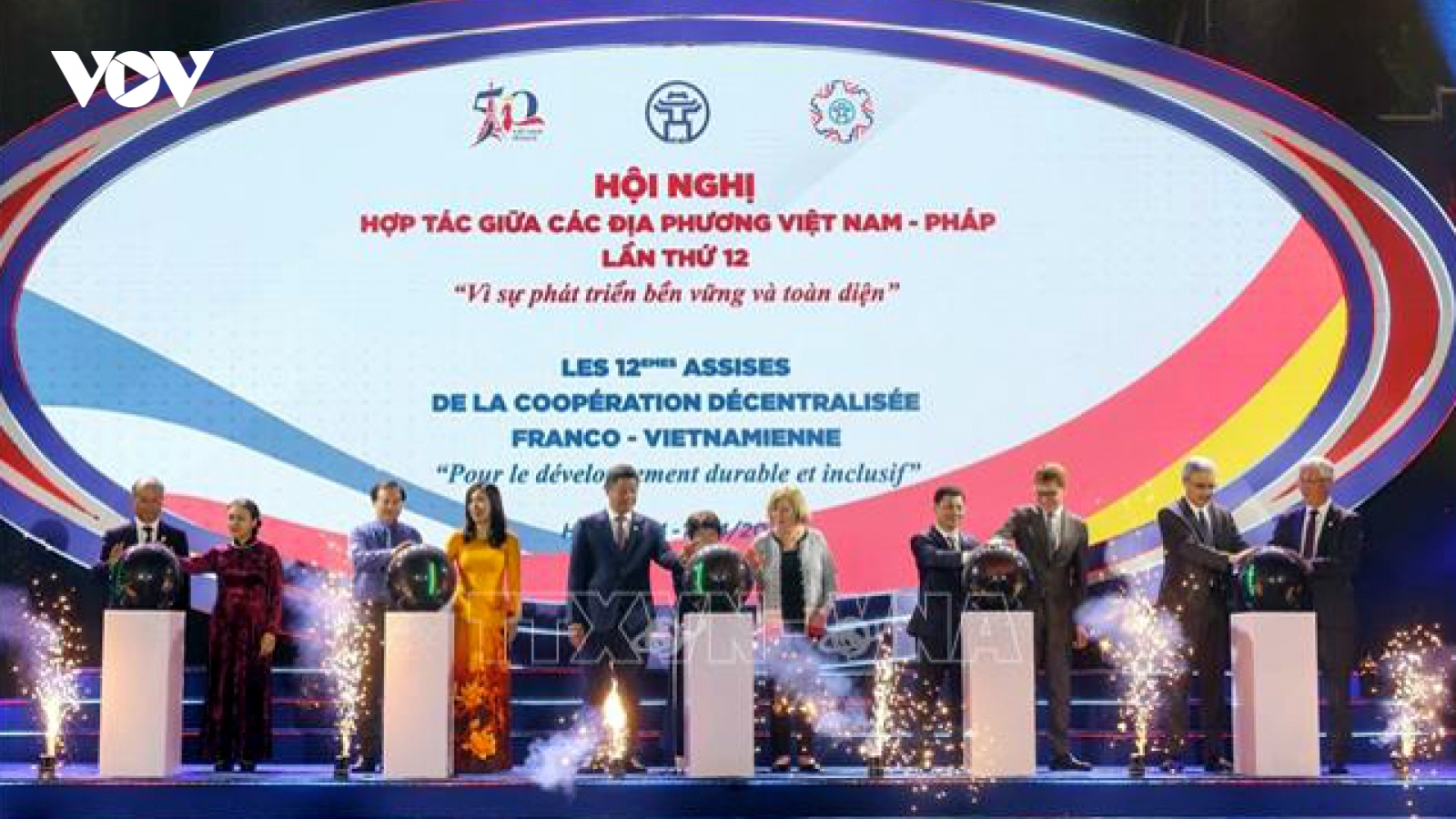 “Dạo chơi nước Pháp” trên phố đi bộ hồ Hoàn Kiếm, Hà Nội